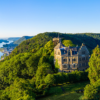 Verkauf historischer Burg mit Waldbestand